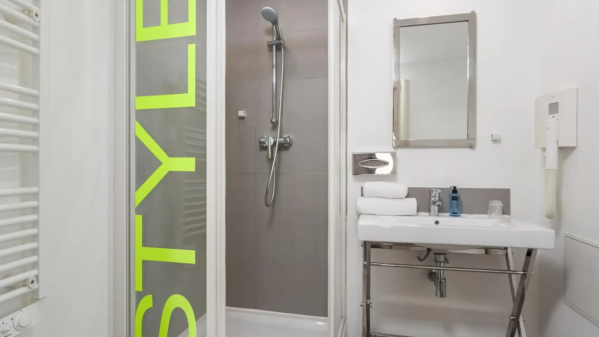 Guest house Urban Riviera Juan Les Pins - Queen Room